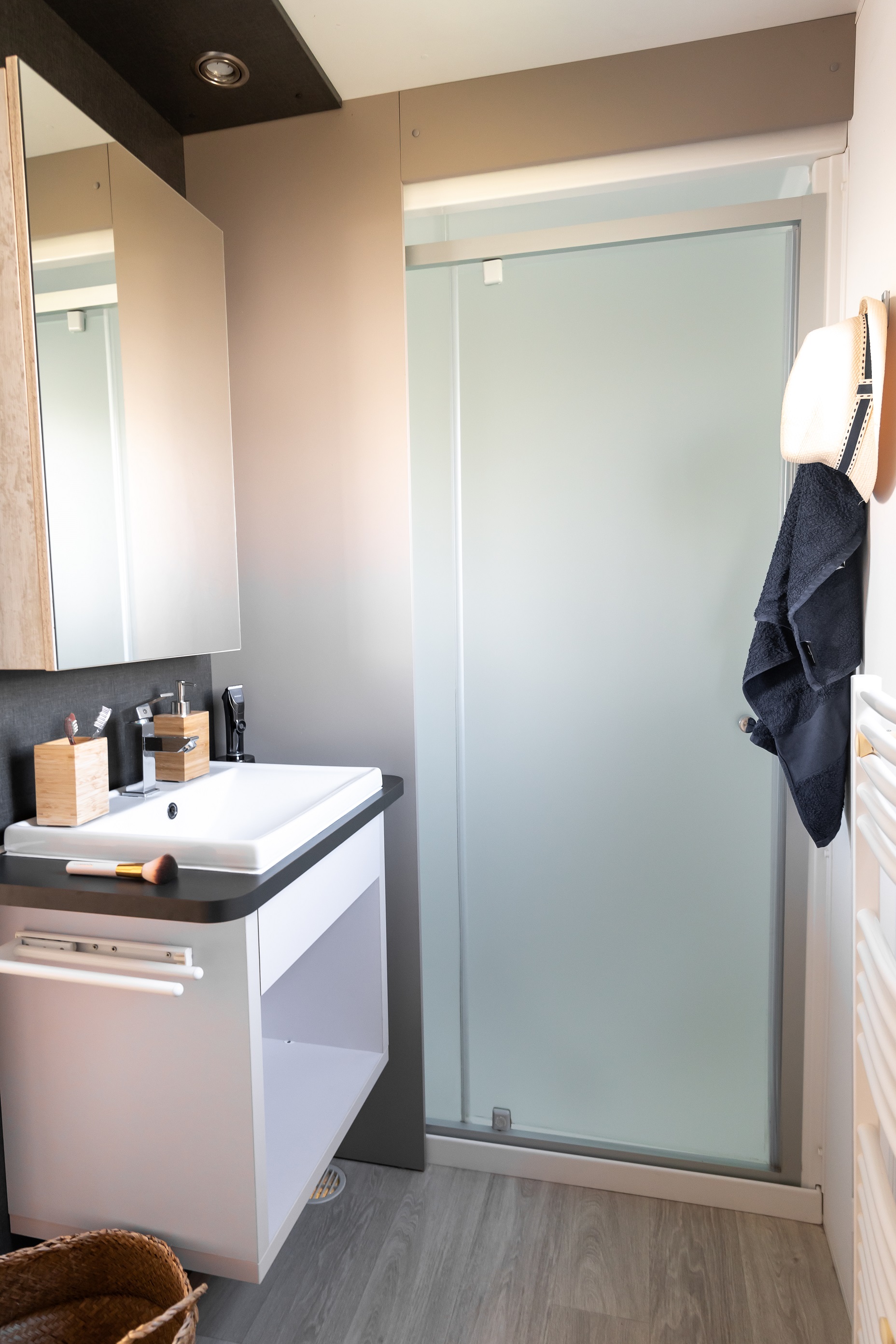 Cottage Prestige 40 m² – 2 chambres – 2 salles de bain (draps et serviettes inclus) 2/4 Pers.