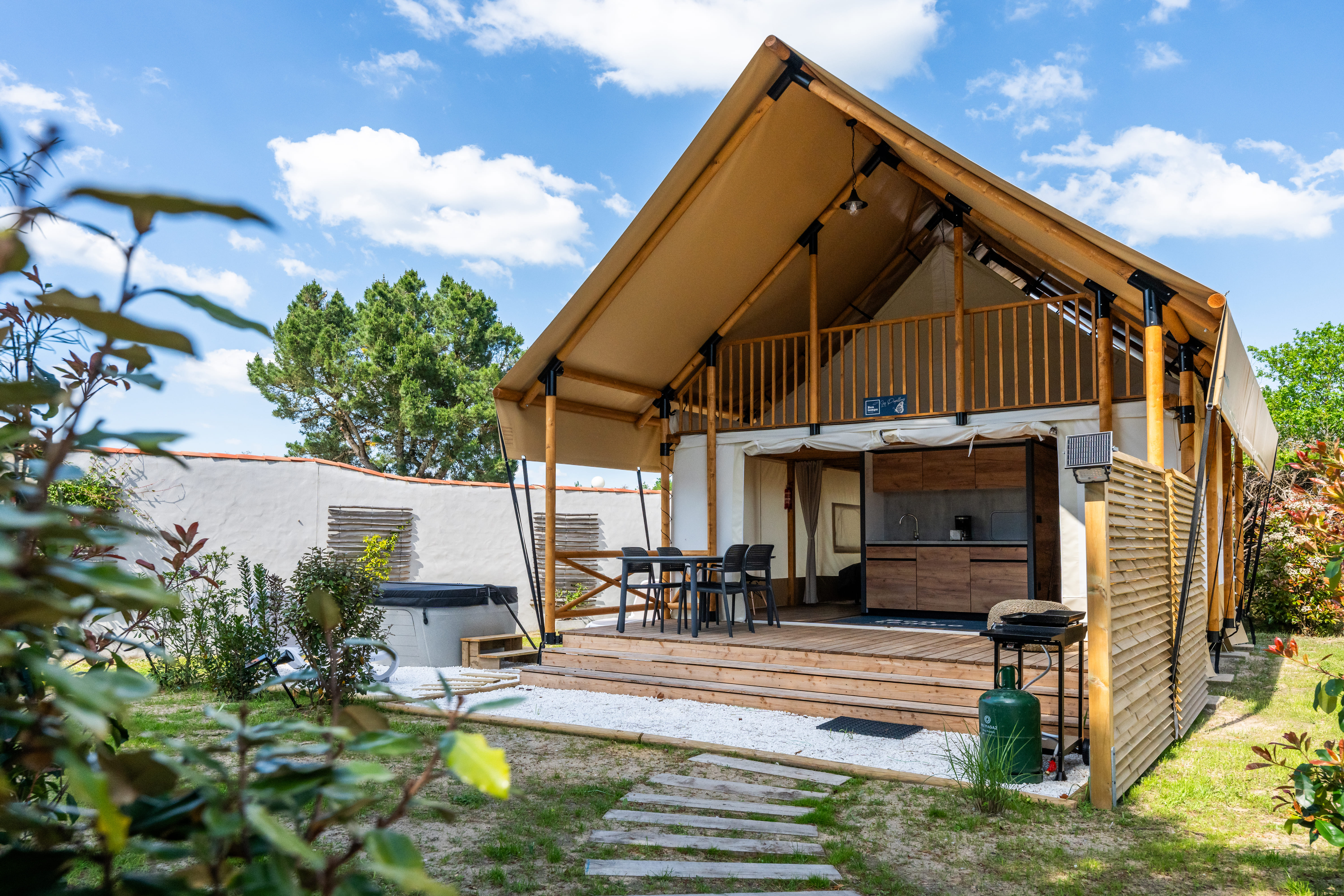 Nature Lodge – 3 chambres – Spa (draps et serviettes inclus) 2/6 Pers.