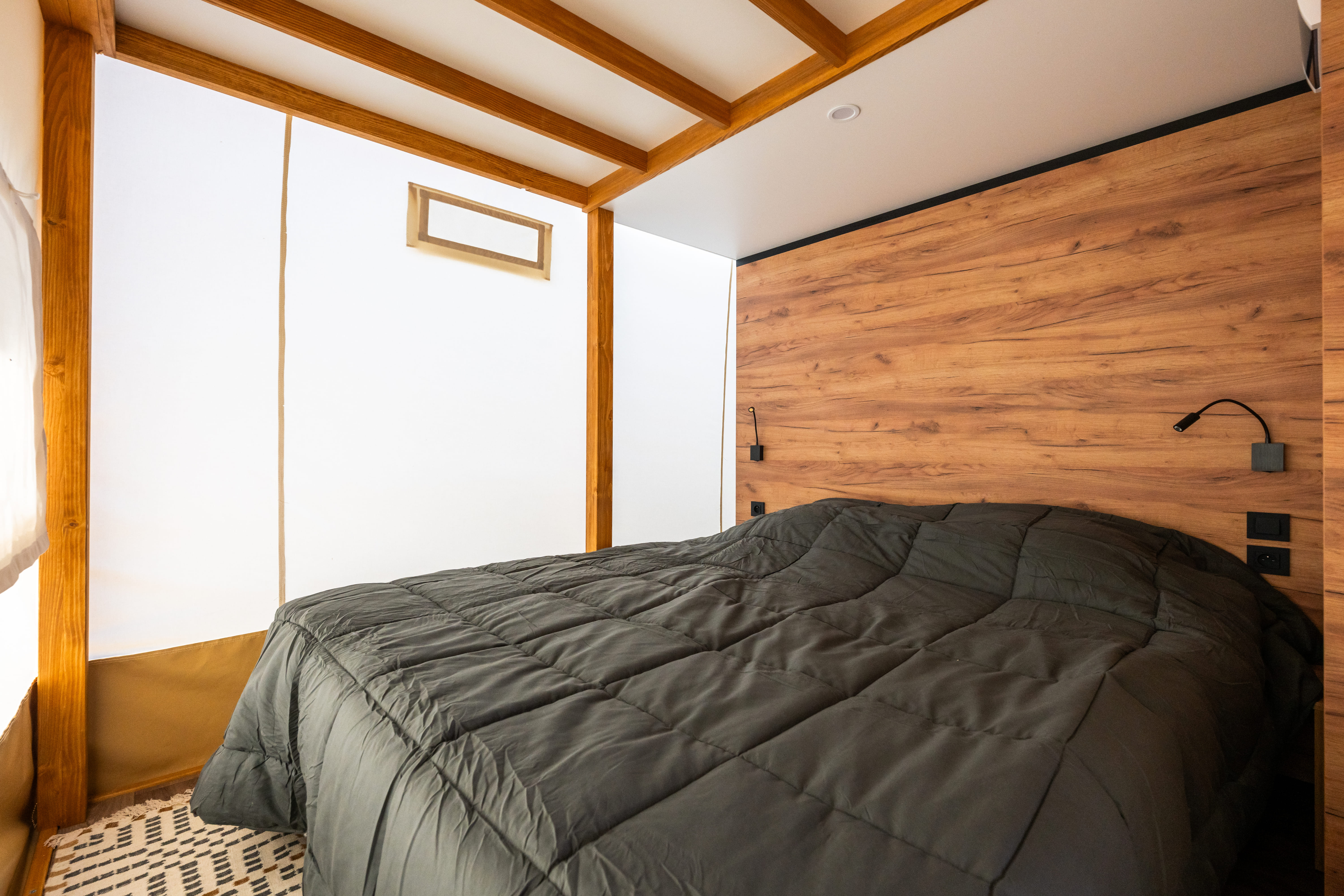 Nature Lodge – 3 chambres – Spa (draps et serviettes inclus) 2/6 Pers.