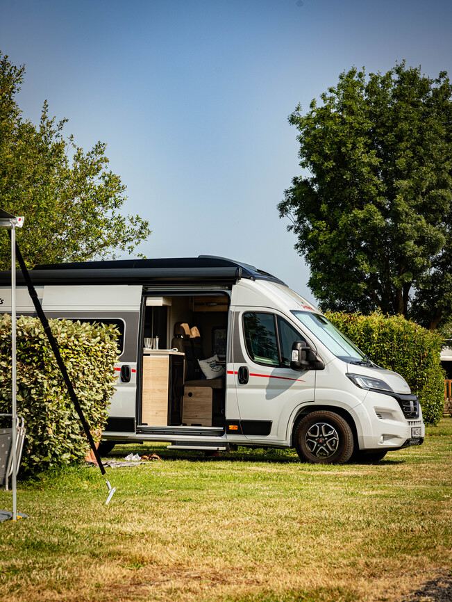 Pitch motor home – 7.50 m (water, electricity, drain, and 1 vehicle) 1/2 Ppl.