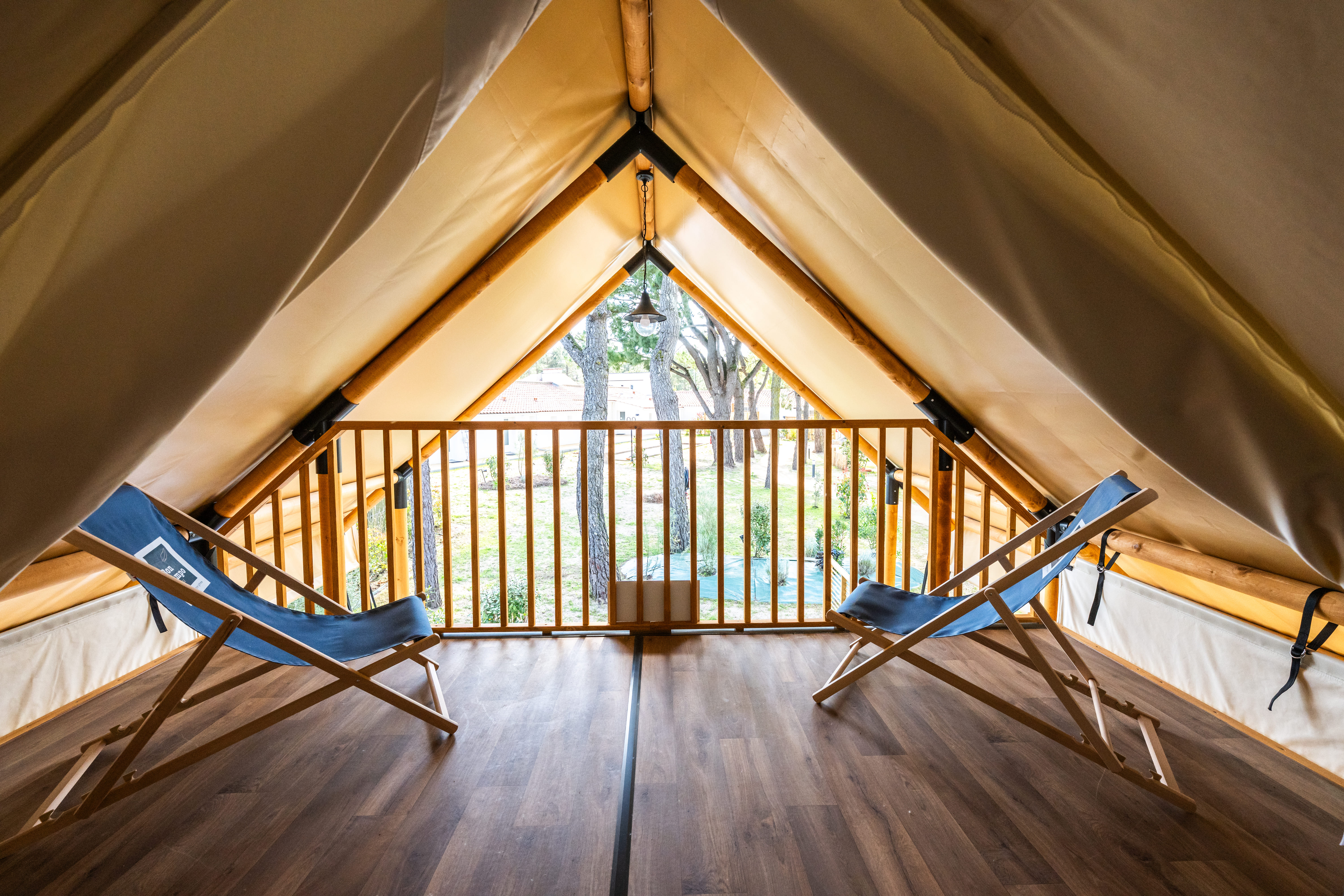 Nature Lodge – 2 chambres – Spa  (draps et serviettes inclus) 2/4 Pers.